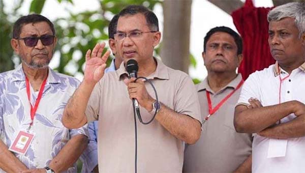 দেশে এক লাখ স্বাস্থ্যকর্মী নিয়োগের ঘোষণা প্রধানমন্ত্রীর