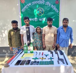 রাজবাড়ীতে মজনু গ্রুপের পাঁচ ডাকাত গ্রেফতার