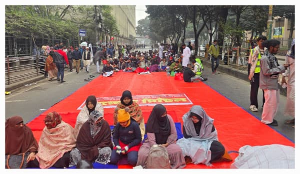 তারেক রহমানের আগমনে শাহবাগ ছাড়ল ইনকিলাব মঞ্চ