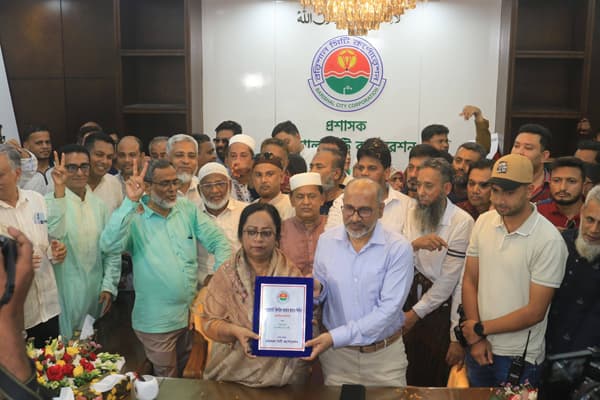 বরিশালে দুই প্রশাসকের দায়িত্ব গ্রহণ, উন্নয়ন অগ্রাধিকার