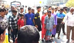 শ্বশুর বাড়ি থেকে ফেরার পথে সড়ক দুর্ঘটনায় প্রাণ গেল দুই যুবকের