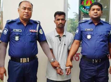 "বানারীপাড়ায় স্কুলছাত্রী ধর্ষণ: ২১ দিন পর পলাতক আসামি শোভন মিস্ত্রি গ্রেফতার"