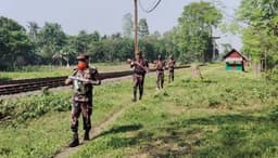 ভারতে তেল পাচার রোধে হিলি সীমান্তে বিজিবির সতর্কতা