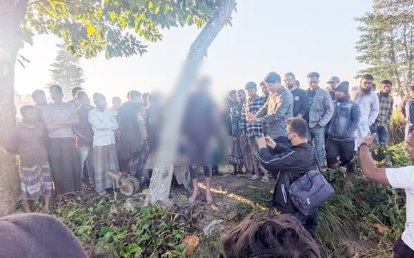গাছে ঝুলছিল গলায় ফাঁস লাগানো যুবকের মরদেহ