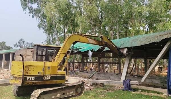 নবাবগঞ্জে উচ্ছেদ অভিযান: ২.২৪ একর বনভূমি উদ্ধার ও চারা রোপণ