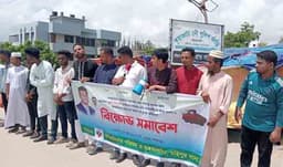 গণ অধিকার নেতা নূরকে অবরুদ্ধ, প্রতিবাদে ক্ষুব্ধ কর্মীরা রাস্তায়