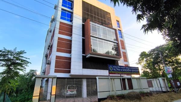 ২৪ কোটি টাকার হাসপাতাল তালাবদ্ধ, চিকিৎসাসেবা থেকে বঞ্চিত দেবীদ্বারের মানুষ