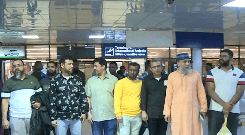 সৌদি আরব থেকে দেশে ফিরলেন গ্রেফতার ১০ প্রবাসী