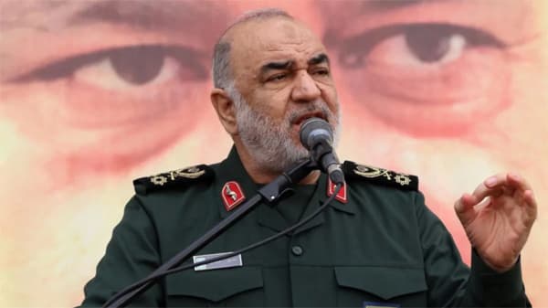 ইরানে তীব্র হচ্ছে বিক্ষোভ, রেড লাইন ঘোষণা বিপ্লবী গার্ডের