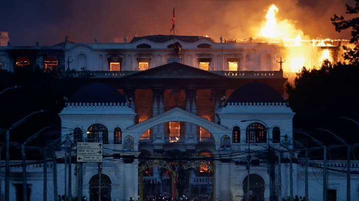 নেপালে বিক্ষোভে আগুনে দগ্ধ সাবেক প্রধানমন্ত্রীর স্ত্রী নিহত