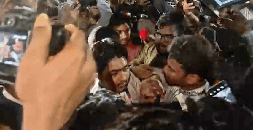 ডাকসু ভোট গণনায় ছাত্রদলের কারচুপির অভিযোগে টিএসসিতে উত্তেজনা