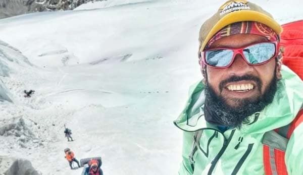 মাকালু জয় করে বাংলাদেশের ইতিহাসে নতুন অধ্যায় বাবর আলী