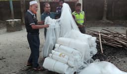 মেঘনা নদীতে অভিযান: অবৈধ জাল ও খুঁটি জব্দ, তিনজনকে জরিমানা