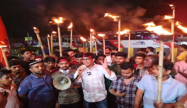কুমিল্লায় জাতীয় ছাত্রশক্তির মশাল মিছিল