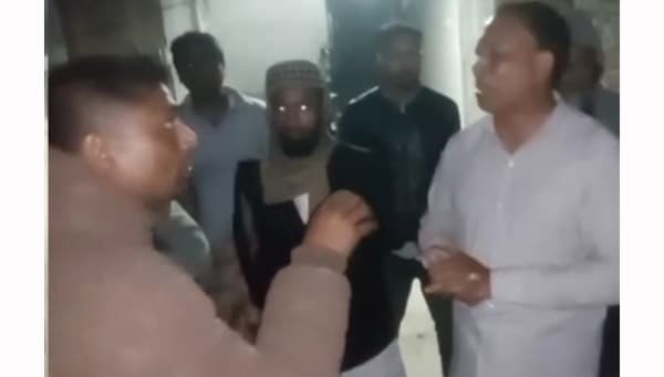 জামায়াত নেতার ঘরে গোপন বৈঠক, বরিশালে চার সহকারি প্রিজাইডিং অফিসার আটক