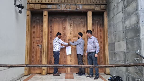 সাবেক মন্ত্রী শাহজাহান খানের মেয়ে ঐশি খান ও স্বামীর সম্পদ তদন্তে দুদক