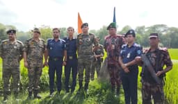 ১৫ ঘণ্টা পর বিএসএফের কাছ থেকে ফিরলেন দুই বাংলাদেশি পুলিশ সদস্য