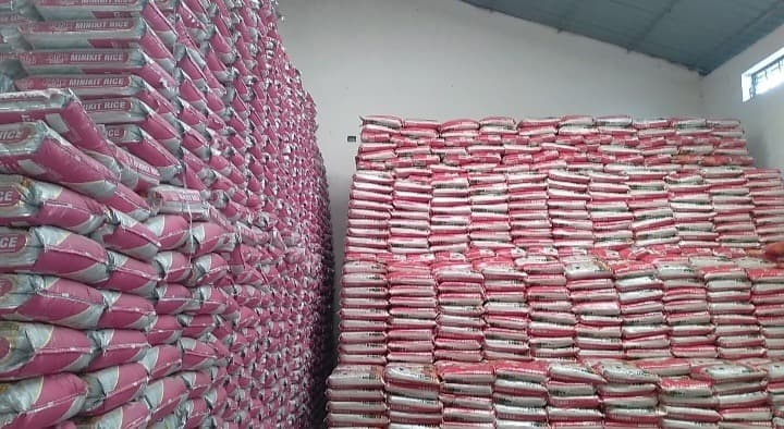 ভরা মৌসুমেও হিলিতে চালের দাম চড়া
