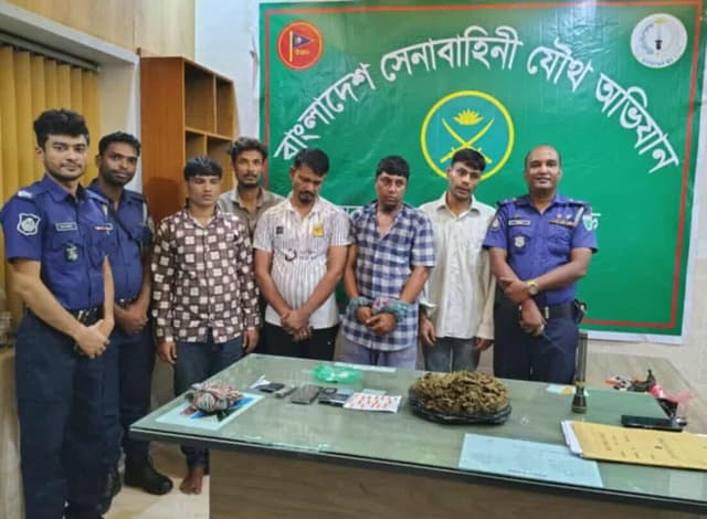 সেনাবাহিনীর অভিযানে ইয়াবা ও গাঁজা সহ পাঁচজন গ্রেফতার