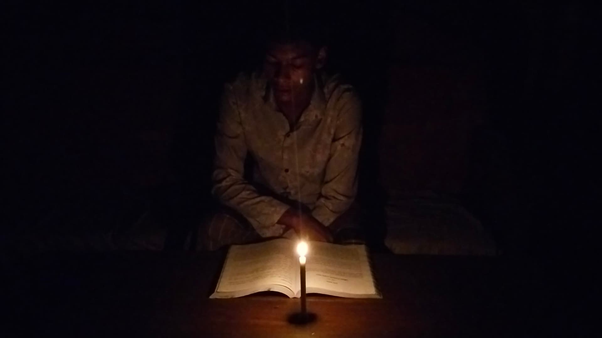 ঝালকাঠিতে বিদ্যুৎ সংকট তীব্র, চাহিদার অর্ধেক সরবরাহে বাড়ছে লোডশেডিং