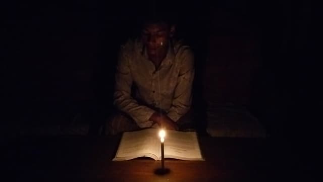 ঝালকাঠিতে বিদ্যুৎ সংকট তীব্র, চাহিদার অর্ধেক সরবরাহে বাড়ছে লোডশেডিং