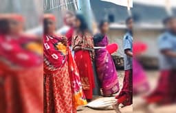 হিলিতে সাইকেল চুরির জেরে মা-মেয়েকে খুঁটিতে বেঁধে নির্যাতন