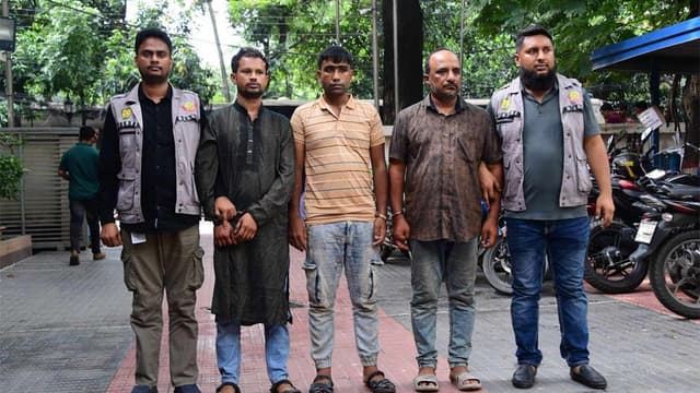 ডিবিকে লক্ষ্য করে গুলি: শুটার বাপ্পি গ্রেফতার, উদ্ধার ৩ পিস্তল ও ১৫১ রাউন্ড গুলি