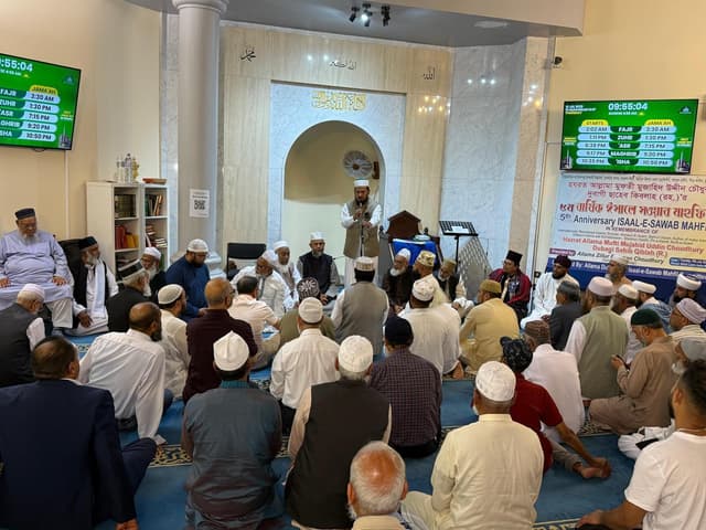 লন্ডনে আল্লামা দুবাগী ছাহেব কিবলাহ (রহ.) এর পঞ্চম বার্ষিক ঈসালে সাওয়াব মাহফিল সম্পন্ন
