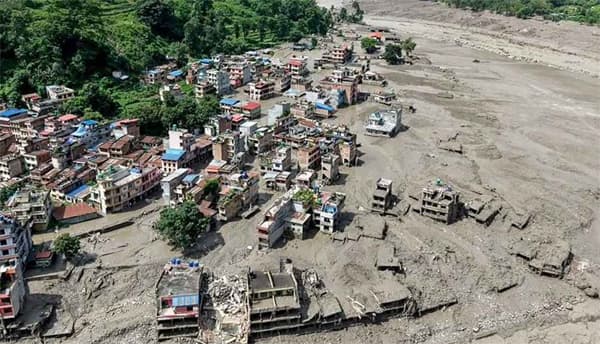 নেপালে হিমবাহ ধসের বন্যায় নিহত বেড়ে ৪৭৫, নতুন বিপদের শঙ্কা