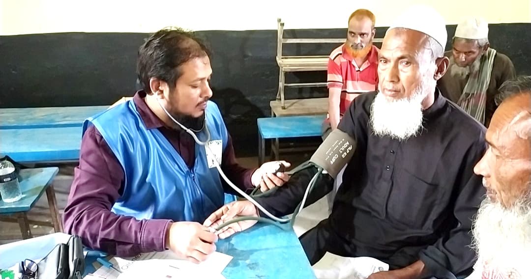 হিলিতে দিনব্যাপী ফ্রি চক্ষু শিবির অনুষ্ঠিত