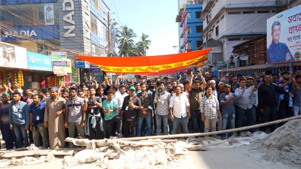 বরিশালে অপসোনিন শ্রমিকদের দুই পক্ষের মুখোমুখি অবস্থান, উত্তেজনা চরমে