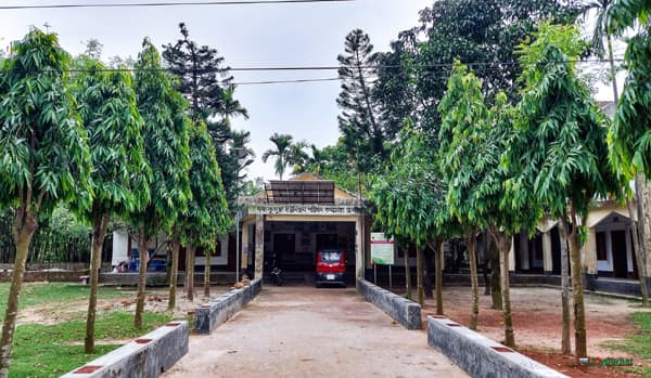 কুসুম্বায় বিধবাভাতার অর্থ আত্মসাতের অভিযোগ, রহস্য