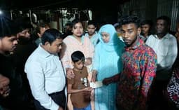 দৌলতদিয়ায় বাস ডুবি: নিহতদের পরিবার পেল সরকারি সহায়তা