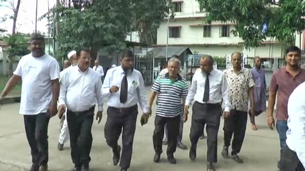 ঝালকাঠিতে দীর্ঘ ১০ বছর পর অব্যাহতি পেলেন বিএনপি-জামায়াতের ৪৭ নেতা