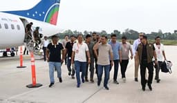 প্রথম সরকারি সফরে যশোর পৌঁছেছেন প্রধানমন্ত্রী 