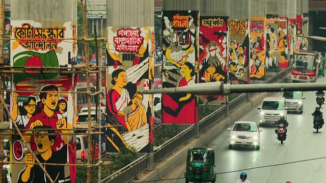 মেট্রোরেল পিলারে গ্রাফিতিতে শেখ হাসিনা শাসনের প্রতিচ্ছবি, ফিরে দেখা ‘ফ্যাসিস্ট রেজিম’