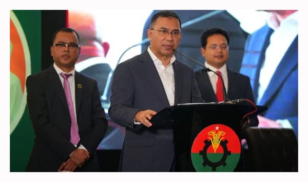 এয়ারপোর্টে যাবেন না, স্পষ্ট নির্দেশ তারেক রহমানের