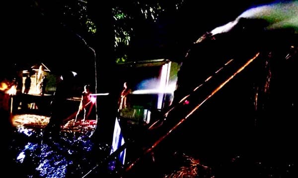 একরাতে দশ খড়ের পালায় আগুন, আতঙ্কে দিনাজপুরের তিন গ্রাম