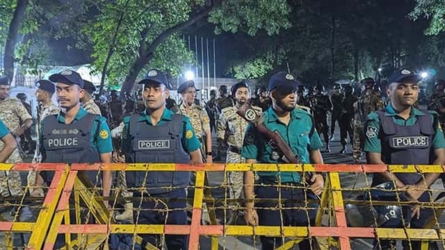 যমুনার সামনে অবস্থান কর্মসূচিতে এনসিপি, আওয়ামী লীগের বিচার দাবি