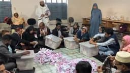 উৎসবমুখর পরিবেশে শেষ হলো ভোট, গণনা শুরু