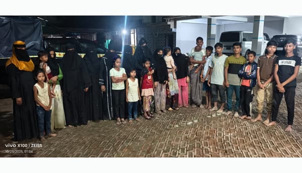 টেকনাফে চিরুনি অভিযানে রোহিঙ্গা শিশুসহ ২৪ নারী-পুরুষ উদ্ধার