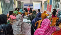 নবাবগঞ্জে সমাজে পিছিয়ে পড়া ২৫ নারী নিলেন নেতৃত্ব উন্নয়ন প্রশিক্ষণ