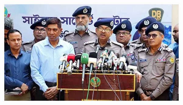 নাশকতাকারীদের কঠোর হুশিয়ারী ডিএমপি কমিশনারের