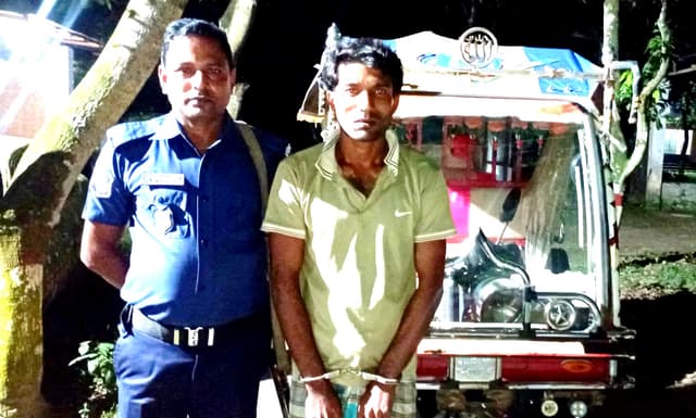ঘোড়াঘাটে স্বামী-স্ত্রী মিলিত ছিনতাই, গ্রেপ্তার যুবক