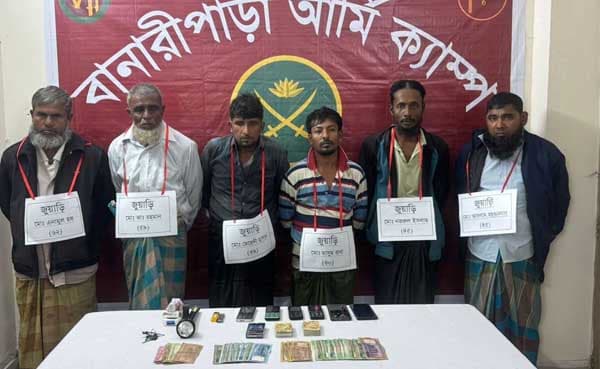 বানারীপাড়ায় সেনা অভিযানে ৬ জুয়ারী আটক