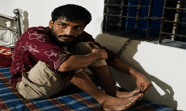 রাজাপুরে চুরির চেষ্টা ব্যর্থ, শিকলে বেঁধে রাখা হলো যুবক
