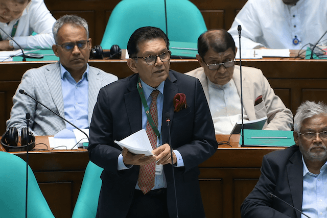 নতজানু পররাষ্ট্রনীতির কবর রচনা হয়েছে: পররাষ্ট্রমন্ত্রী