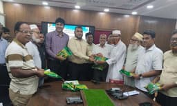 আত্রাইয়ে প্রান্তিক কৃষকদের মাঝে বিনামূল্যে প্রণোদনার সার ও বীজ বিতরণ