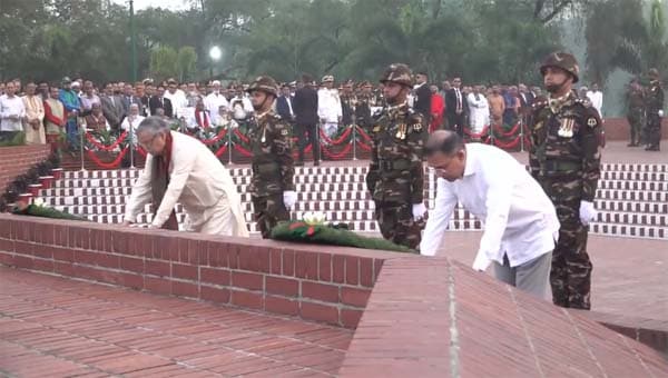 জাতীয় স্মৃতিসৌধে রাষ্ট্রপতি ও প্রধানমন্ত্রীর শ্রদ্ধা নিবেদন