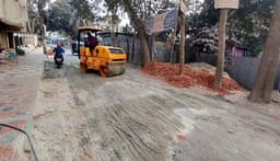 ইনিউজ৭১ এ সংবাদ প্রকাশ গোয়ালন্দে খানাখন্দ সড়কে জরুরি মেরামত 